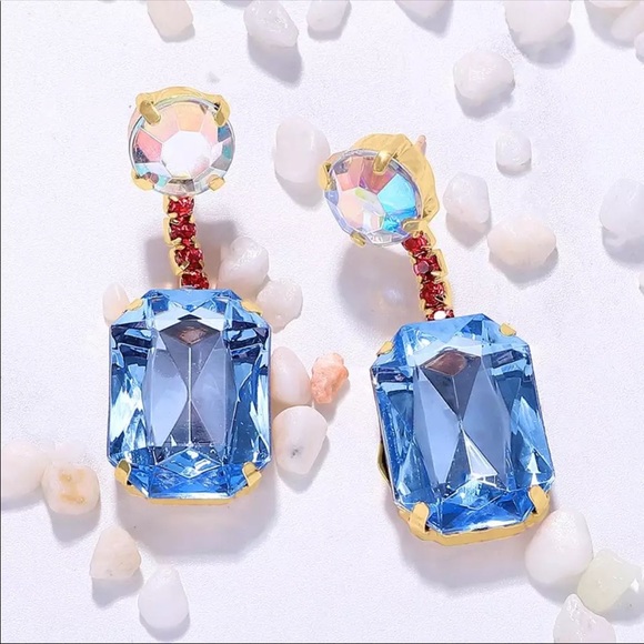 NWOT EARRINGS - Picture 3 of 5